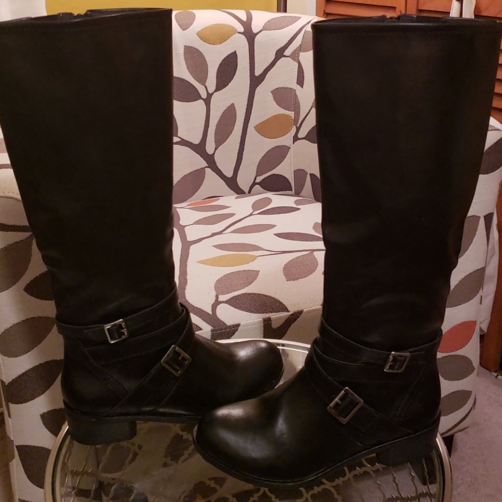 Riding boots